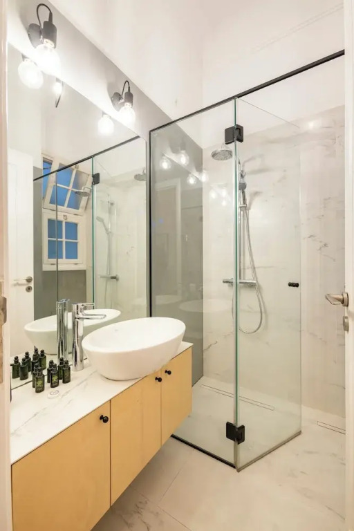 Historic 2BR Oasis in Kolonaki