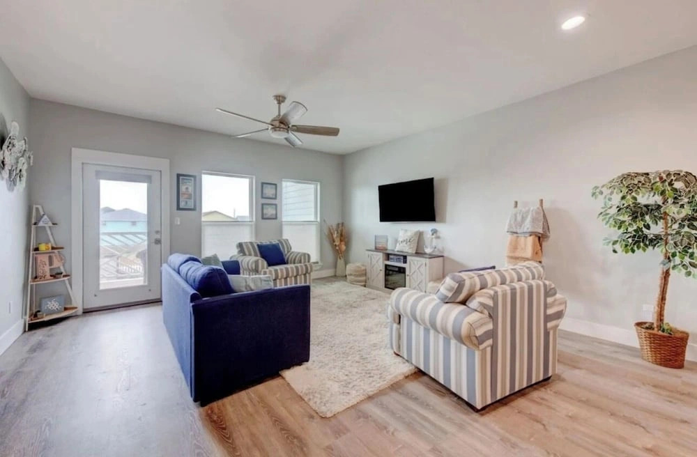 3201 S. 11th St - New Wave Rentals