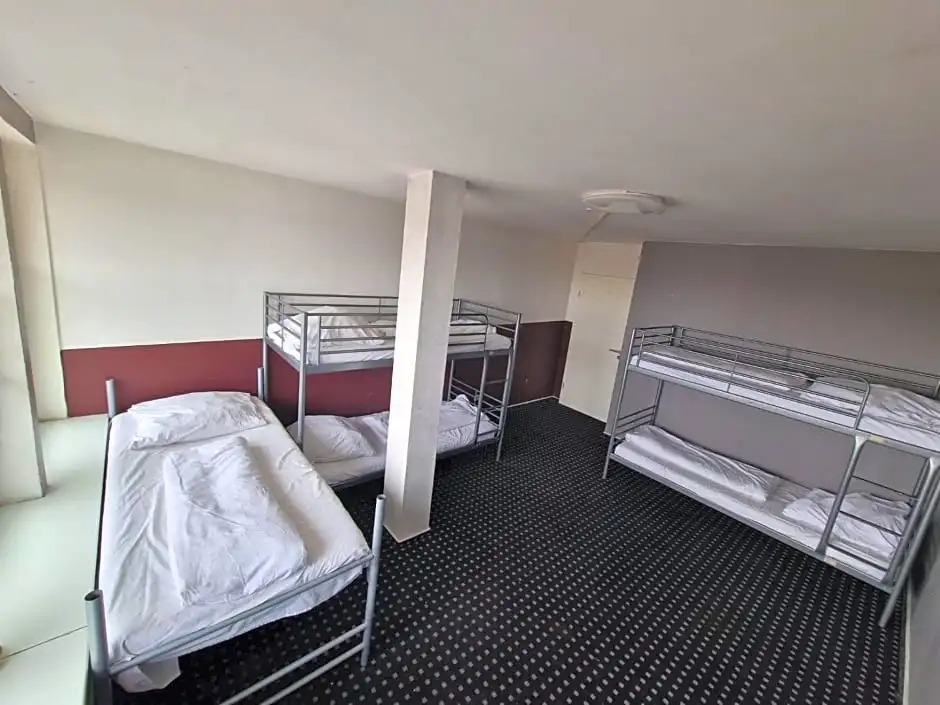 Isas Hostel