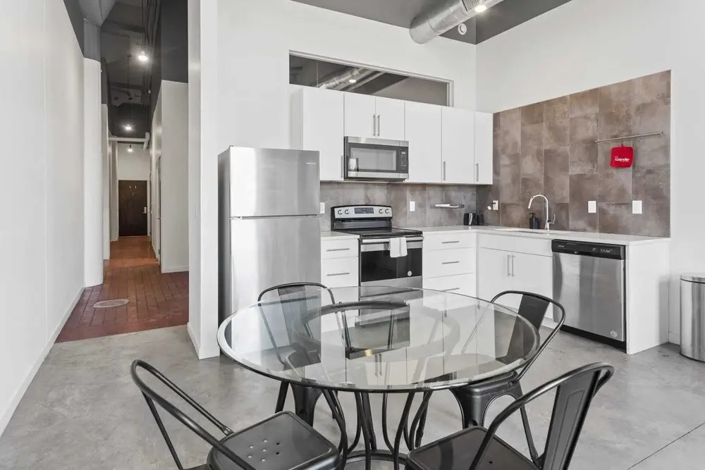 THE WONDER - Modern MW Apts with Rooftop by Zencity