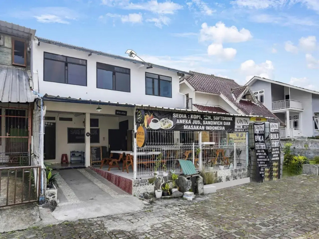 SPOT ON 91108 Sare Ngebluk Residence