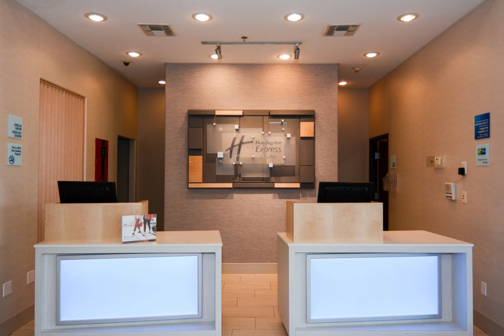 Holiday Inn Express Hotel & Suites New Boston by IHG