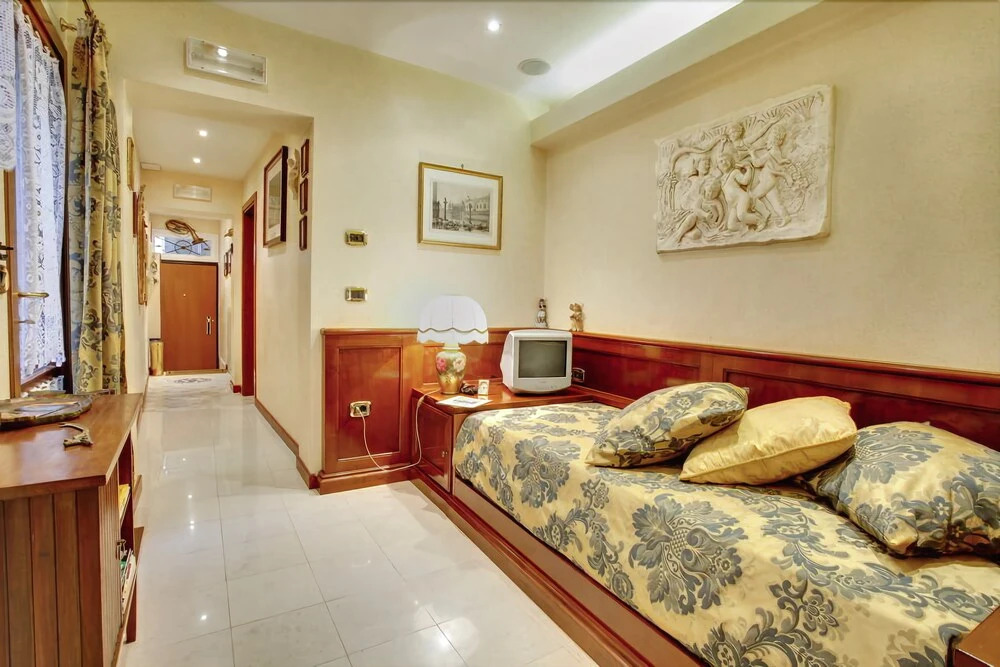 Regina Elena Apartment