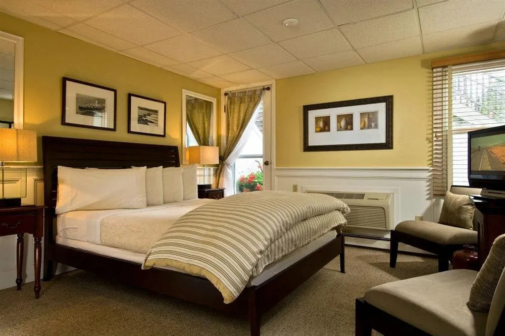 Inn at 7 Central