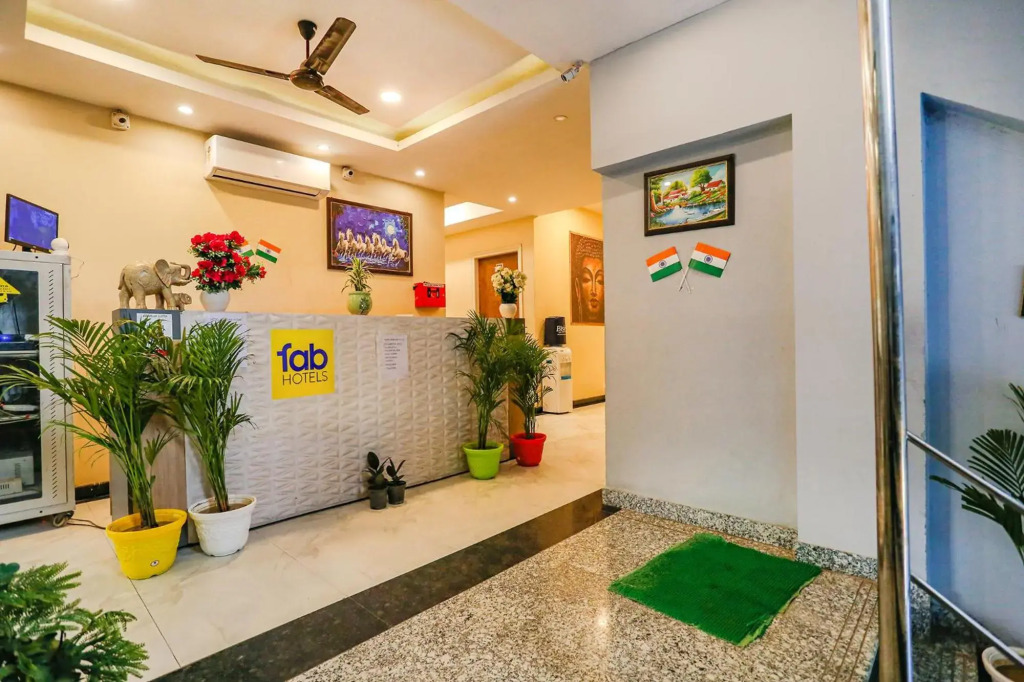 OYO Townhouse 1051 Galaxy Inn