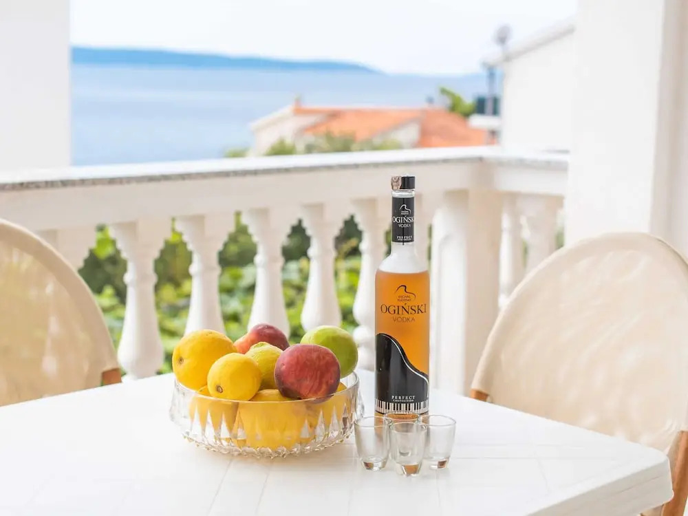 Lovely Holiday Home in Okrug Gornji near Sea