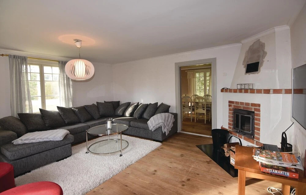 Stunning Home In Mellerud With Wifi