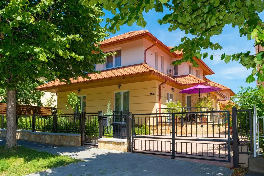 Andi Apartman