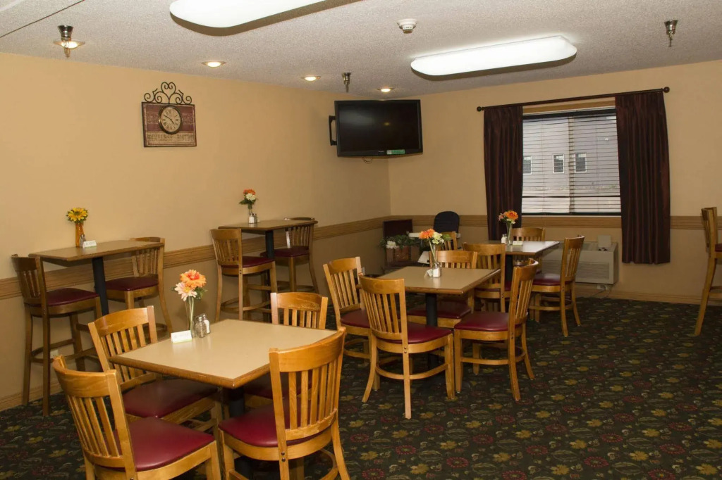 GrandStay Hotel & Suites