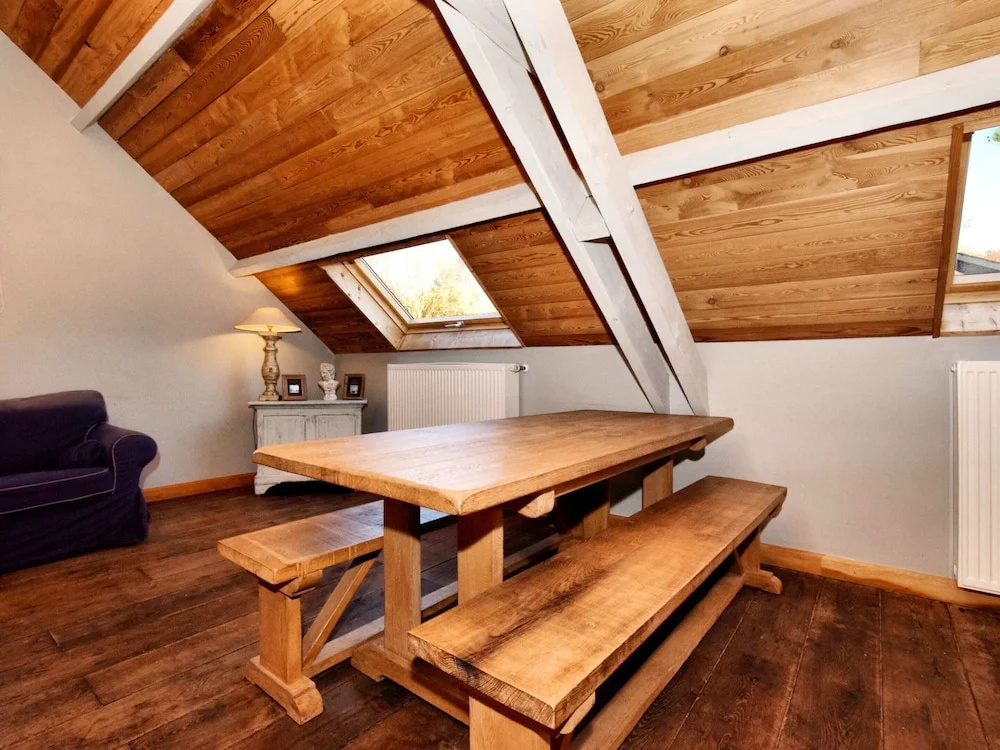 Rustic holiday home in Halleux