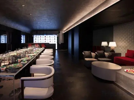 Longhuafu Hotel
