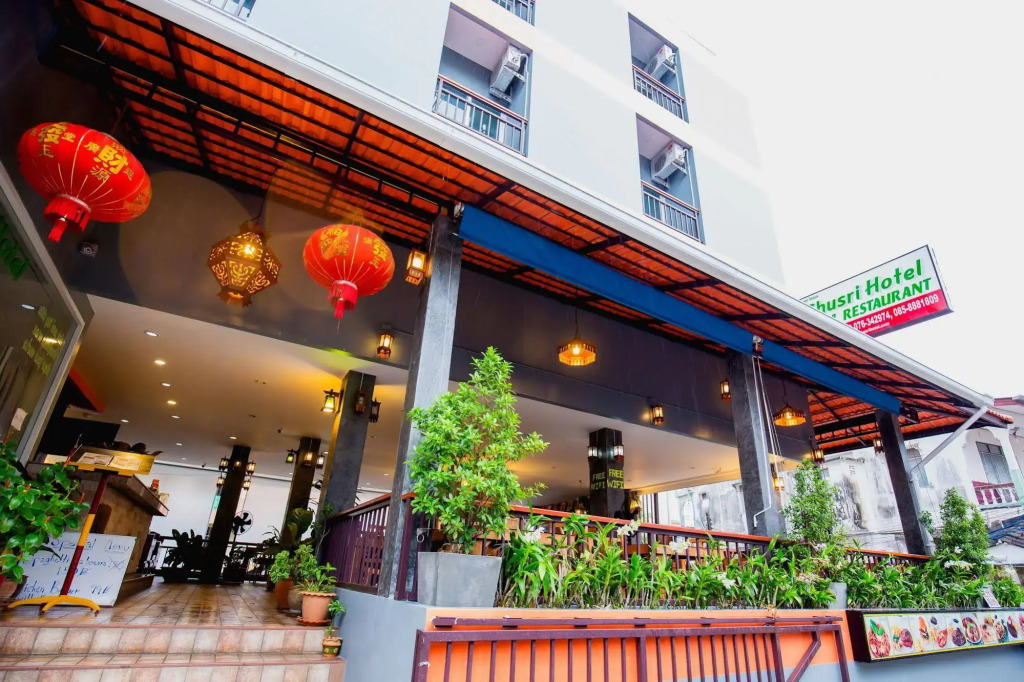 Chusri Hotel