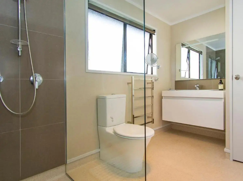Beachside Beauty - Kuaotunu Holiday Home