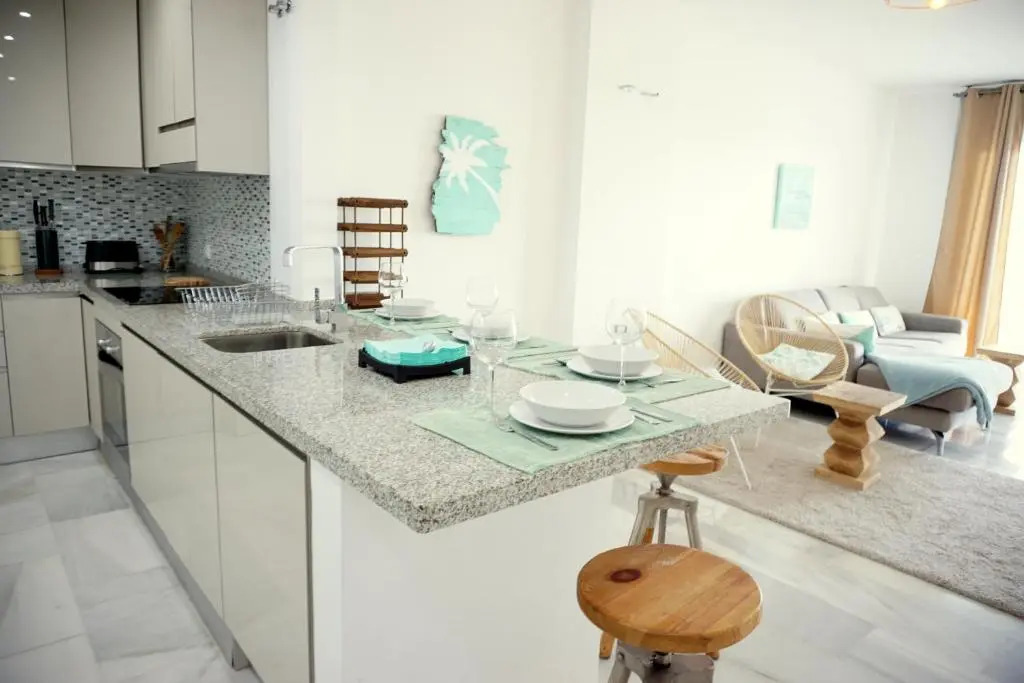 Frontline Beach ground floor with privet garden, Mi Capricho 16