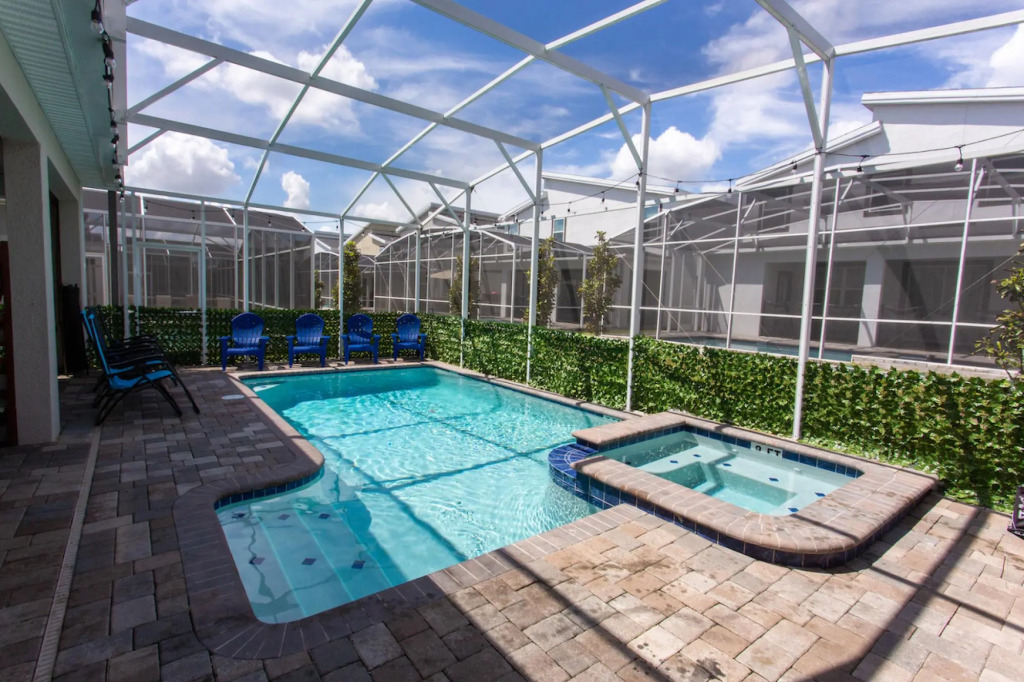 Magical Muggle Mansion Pool Spa Sleeps 23