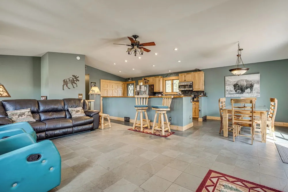 Estes Park Home w/ AC - 1/2 Mi to Lake & Downtown!