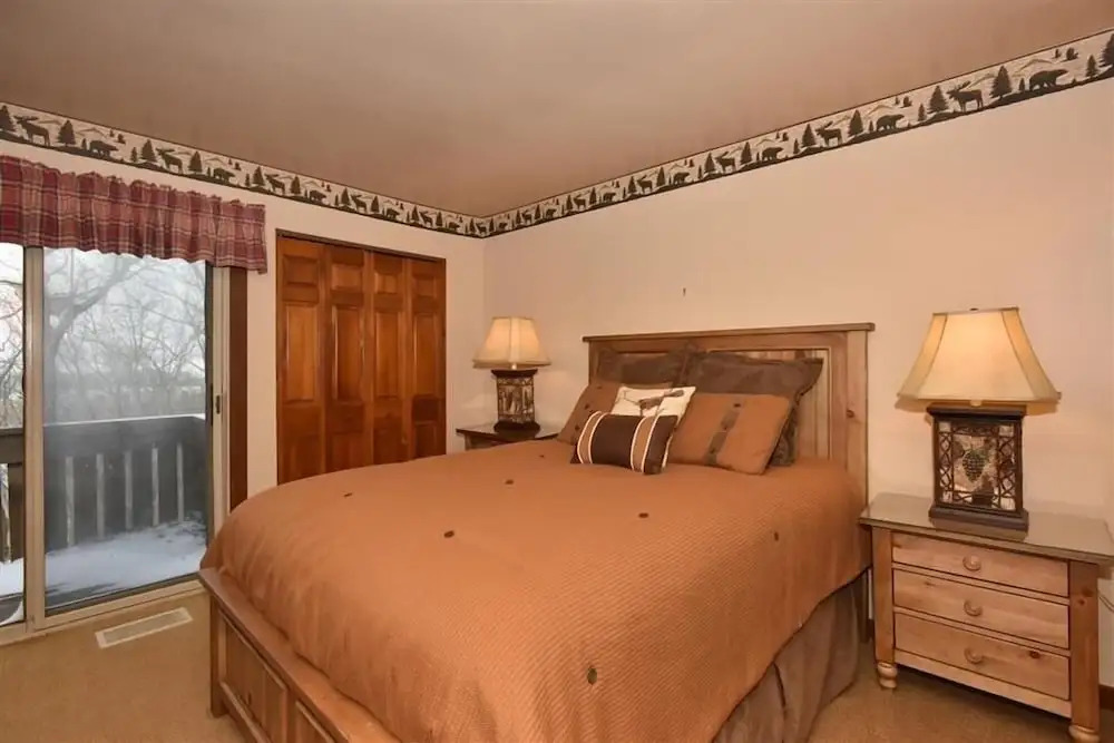 Seven Springs 4 BR Deluxe Townhouse, Sleeps 11! by RedAwning