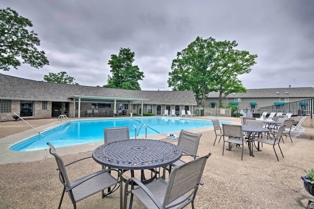 2 Mi to Margaritaville! Lake-view Retreat w/ Pool