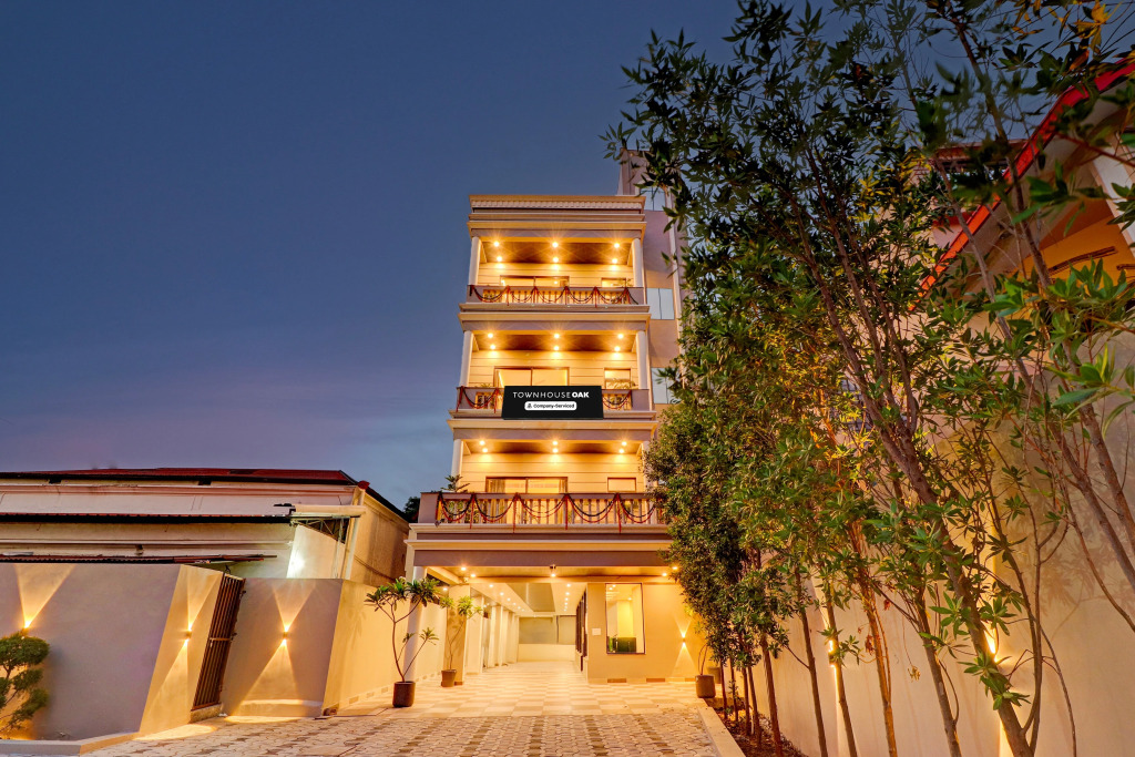 Super Townhouse Oak FRI Dehradun Formerly Hotel EL Portrait