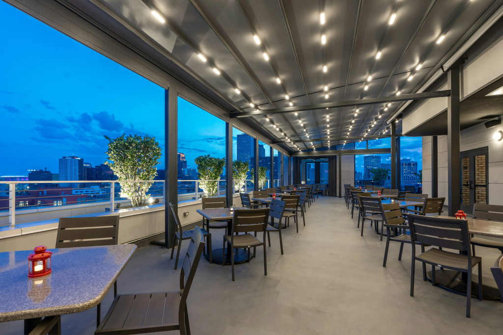 The Higgins Hotel New Orleans, Curio Collection by Hilton