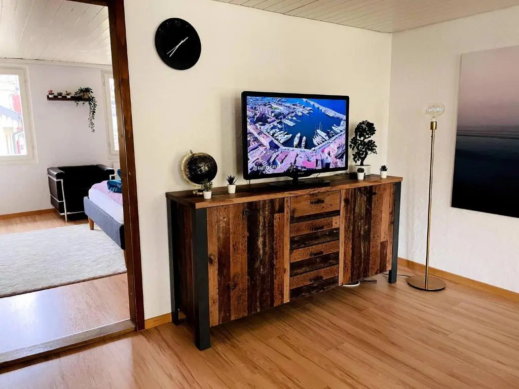 Newly Furnished Beautiful old Building Apartment in the Center With Apple TV
