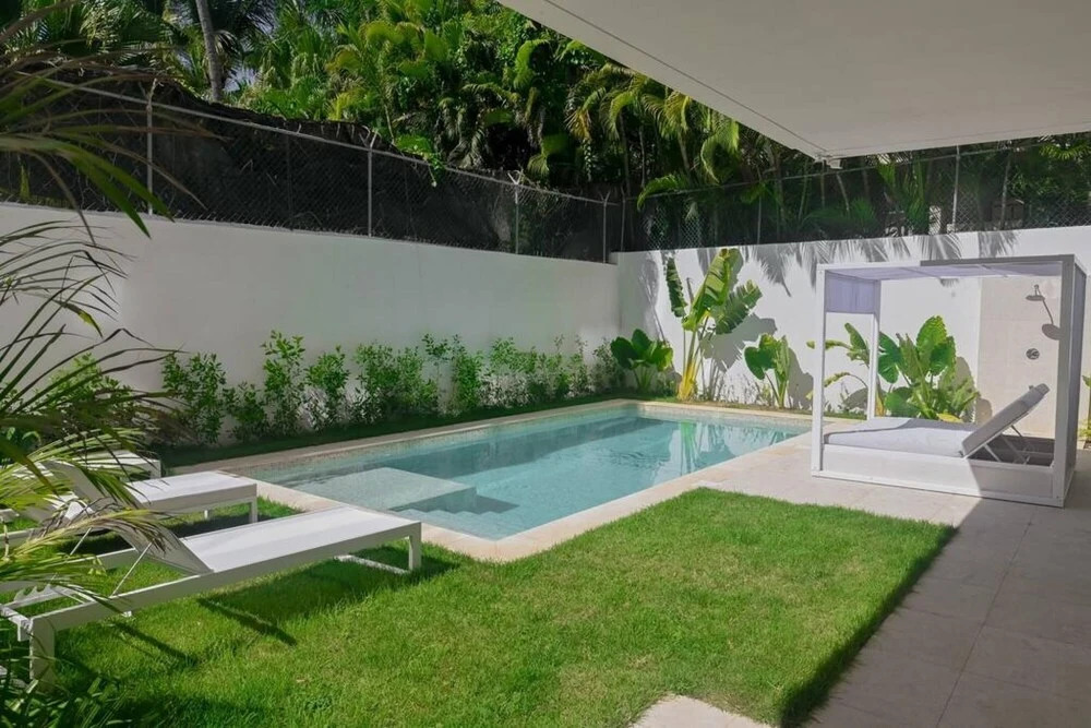 Modern and Spacious Condo Steps From the Beach