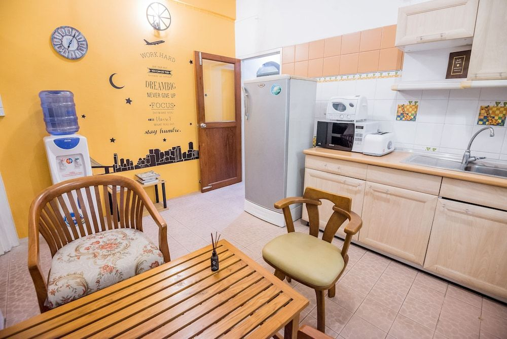 T Smy House - Hostel