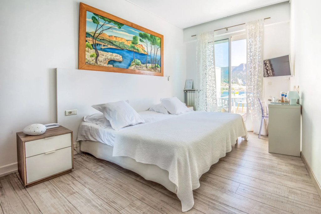 Hotel de La Plage - Mahogany