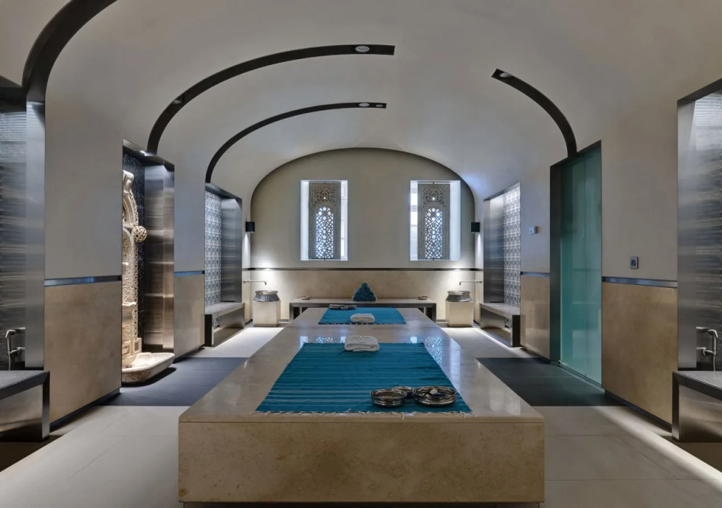 Отель Al Bustan