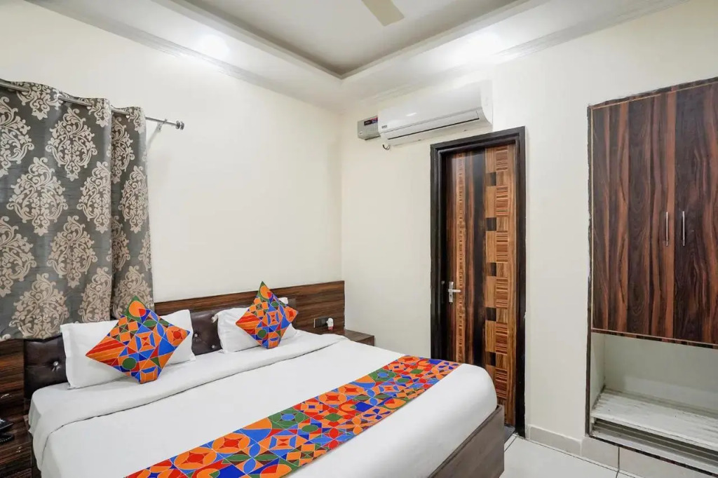 Yoyo Rooms Near Saphire International School Sector 70