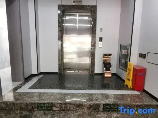 Yijia Business Hotel