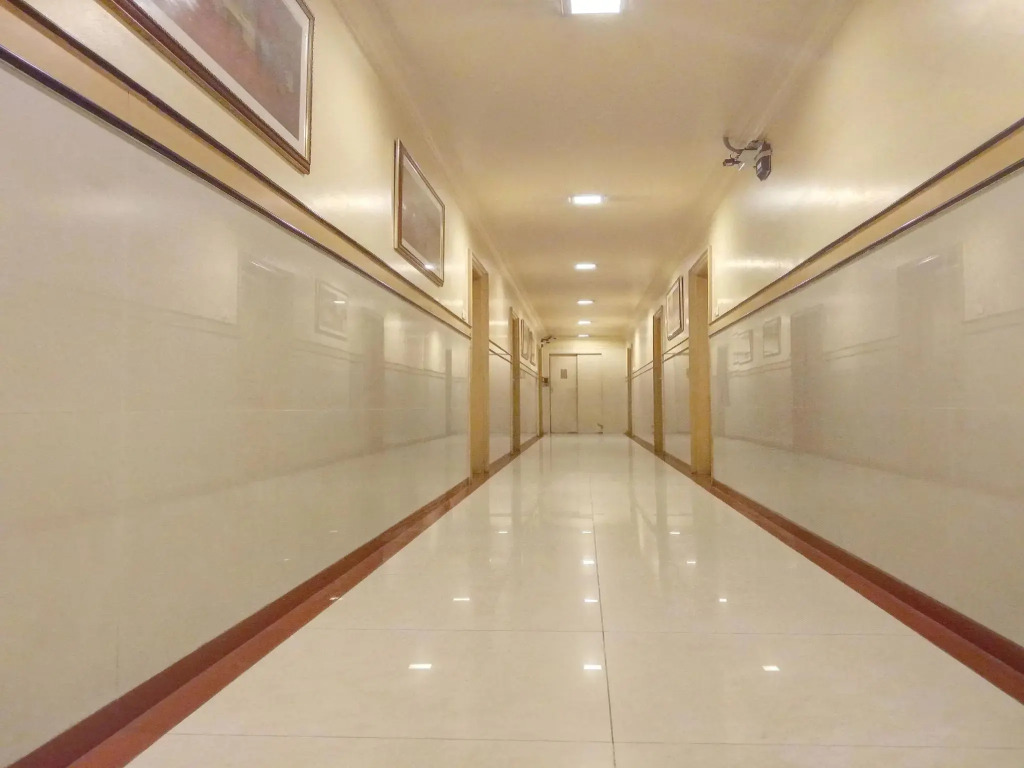 Capital O 333 Hotel Crystal Homes
