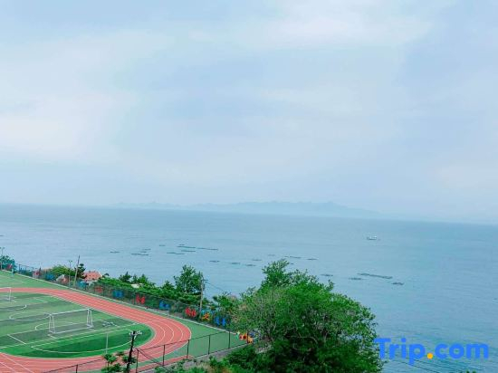 Ruoshu Homestay (Qingdao Lingshan Island)