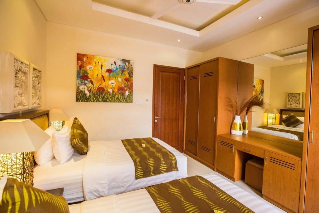 Villa Seriska Dua Sanur, Spacious 4BR Private Pool Villa with Private Cook, Spa & Tour