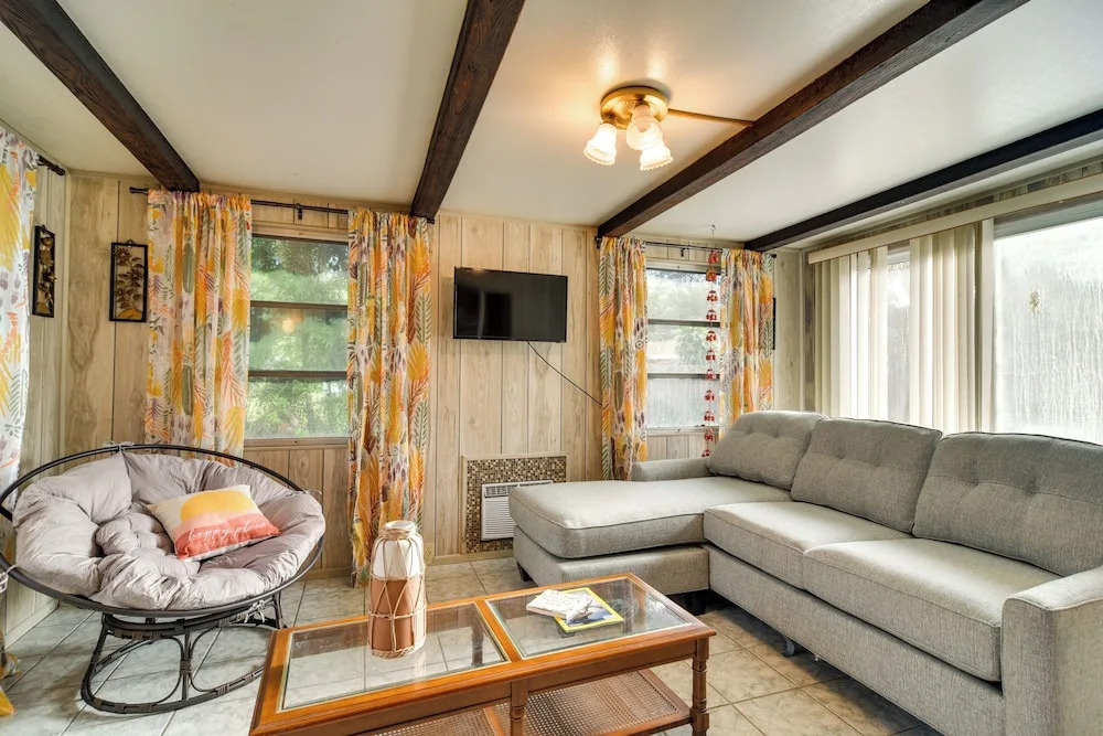 3 Mi to Beach: Seminole Retreat w/ Patio