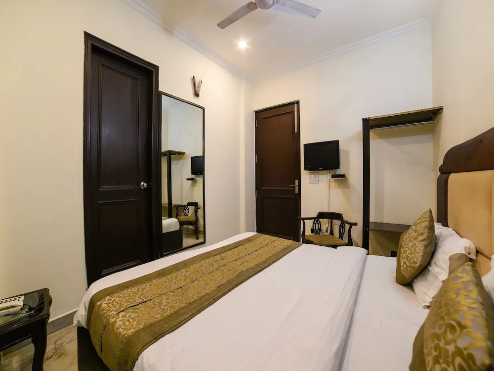 OYO 1768 Home Stay The Divine Home