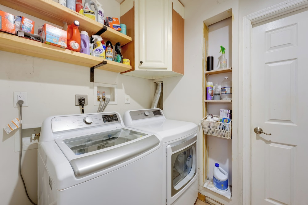 Fish & Kayak: Palm Harbor Studio w/ Pool Access!