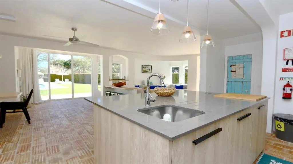 Villa Azul - Clever Details, Luxury villa, private pool, access to a club with tennis court, playground, communal pools