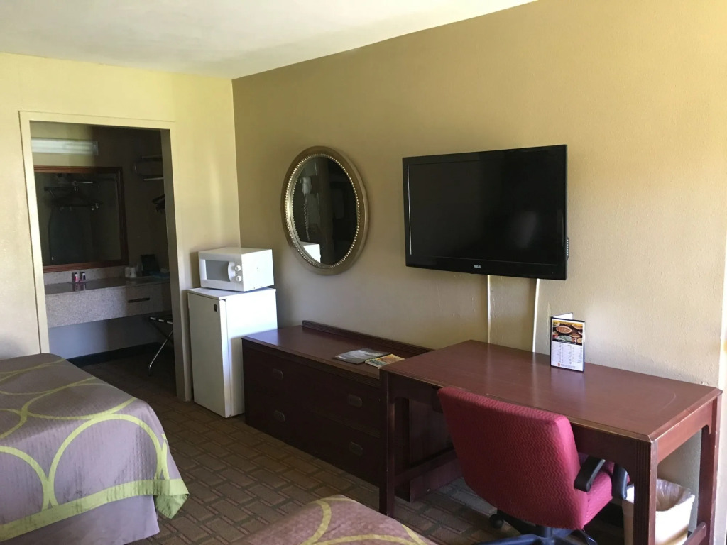 Super 8 by Wyndham Biloxi at the Beach