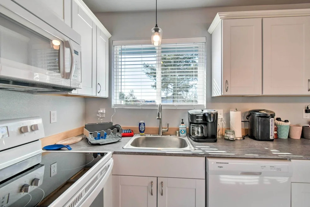 Dog-friendly Retreat w/ Dock & Waterfront Views
