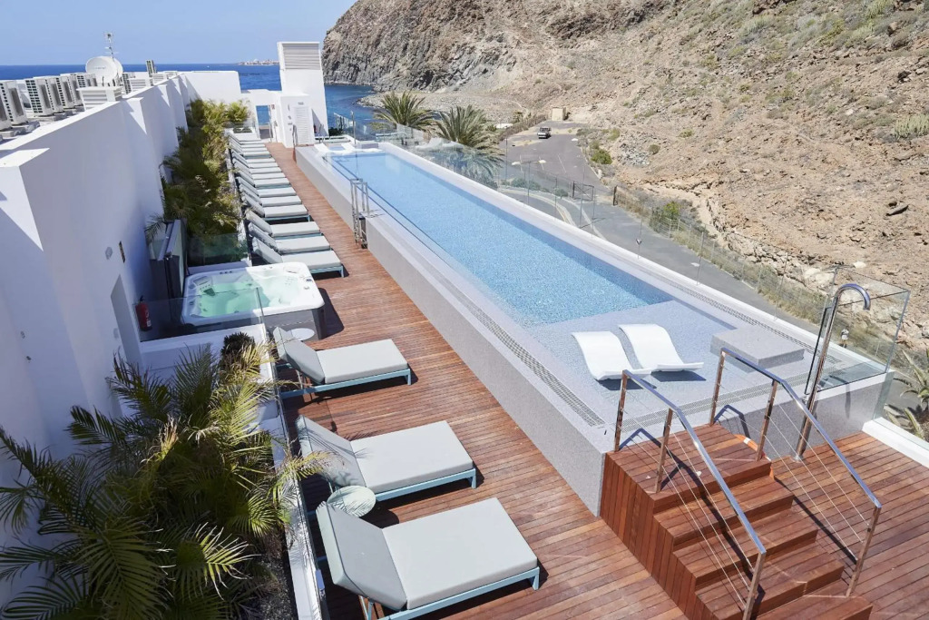Infinity 0-8 LUXE SEA VIEW 2B