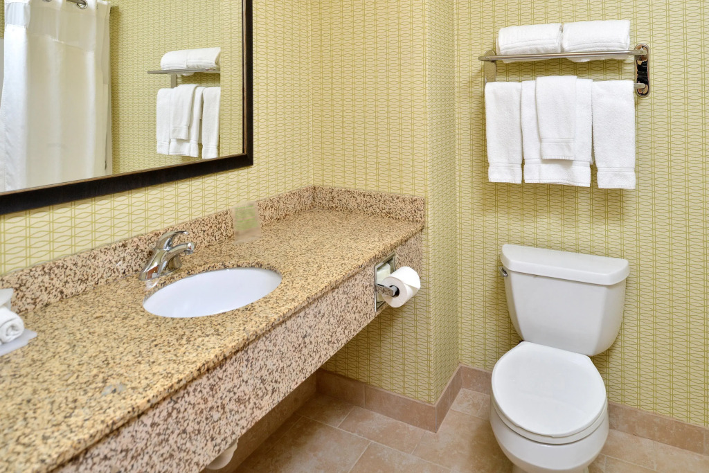 Holiday Inn Express Hotel & Suites Charlotte by IHG