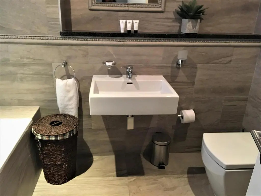 12 Palm Boulevard Apt 403
