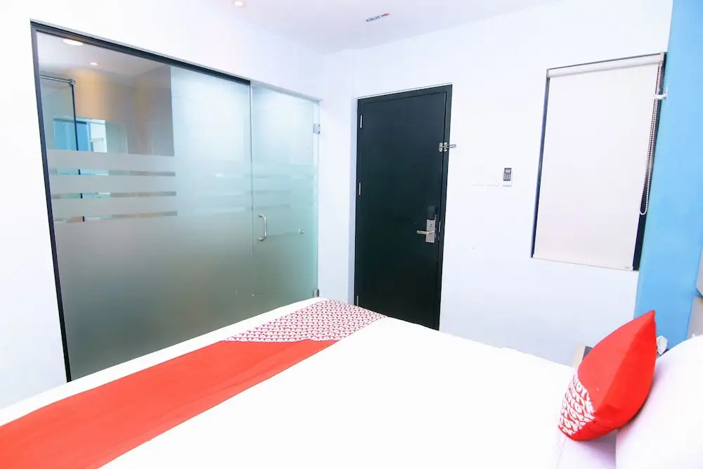 Oyo 592 Budget Hotel by the Harbour