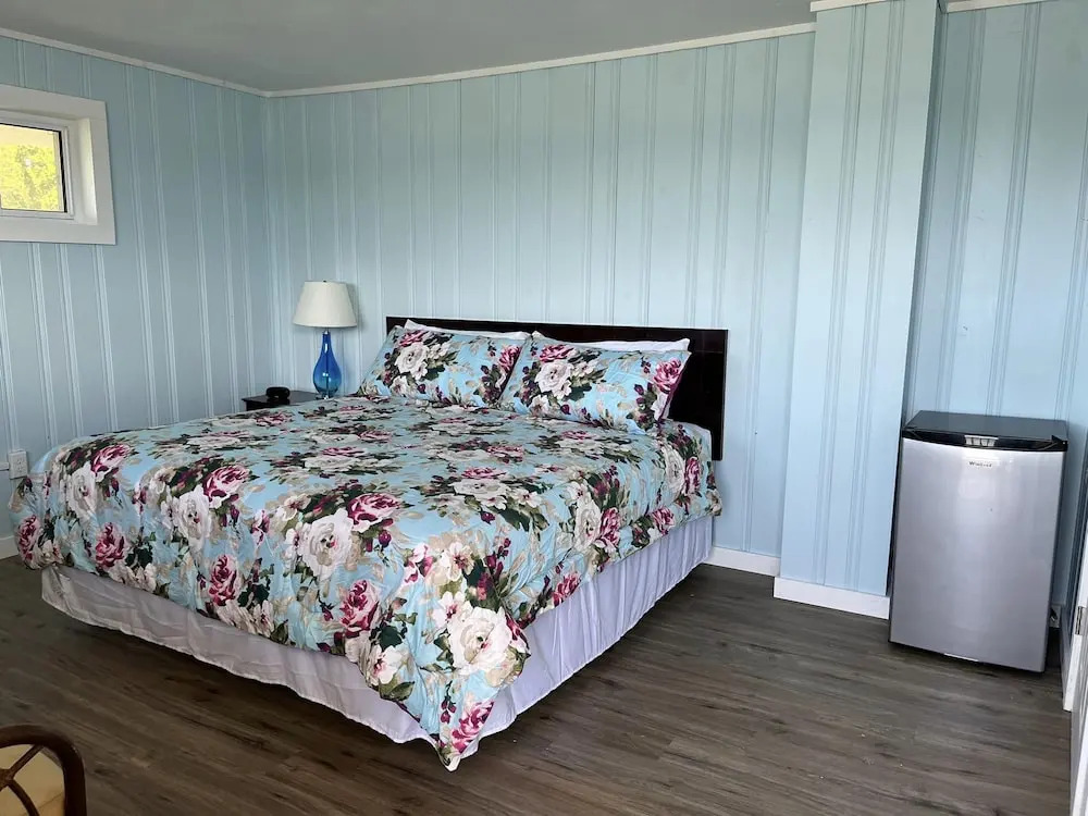 Petes Lakefront Motel, LLC