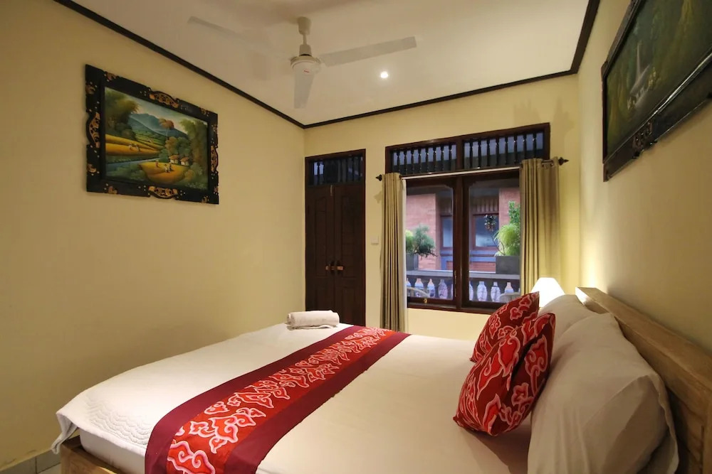 Happy Monkey Hostel