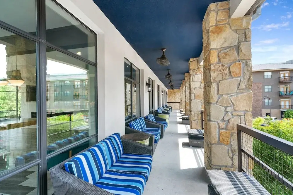 Plano Beautiful Studio Apartment