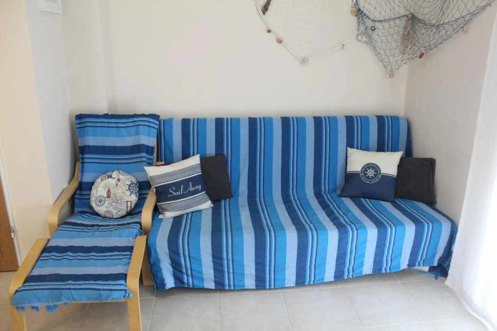 Lovely 1-bedroom apartment with pool, 250 m to the beach