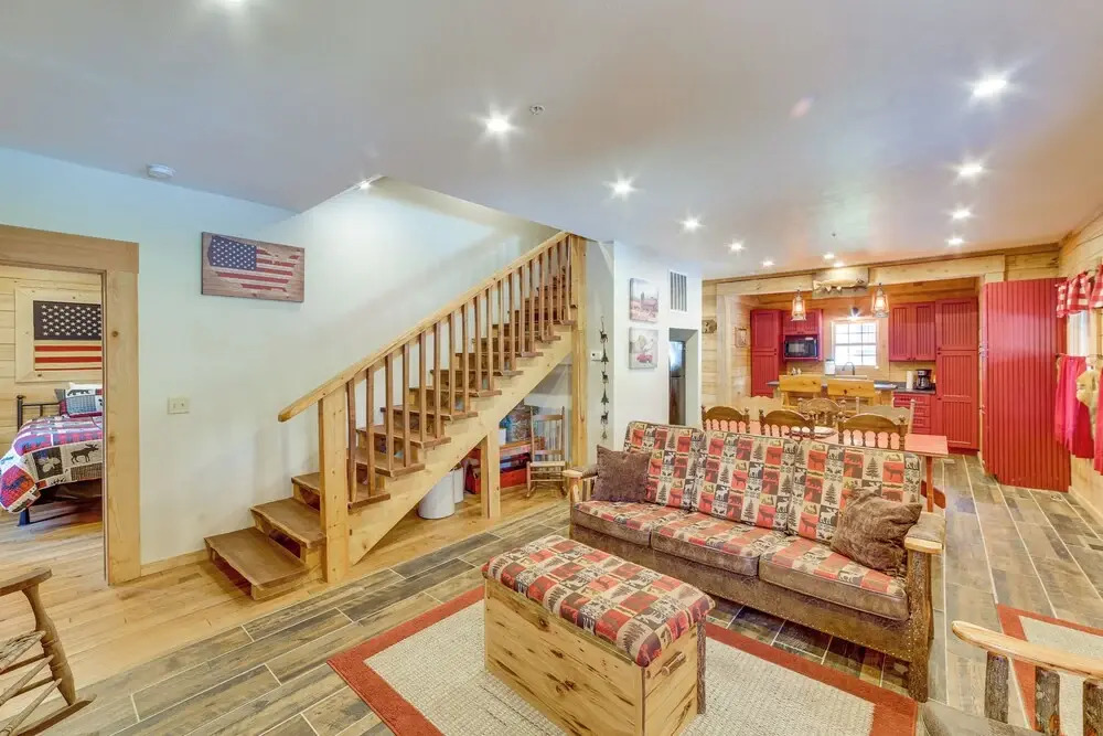 Rustic Hollister Cabin - 5 Mi to Downtown Branson