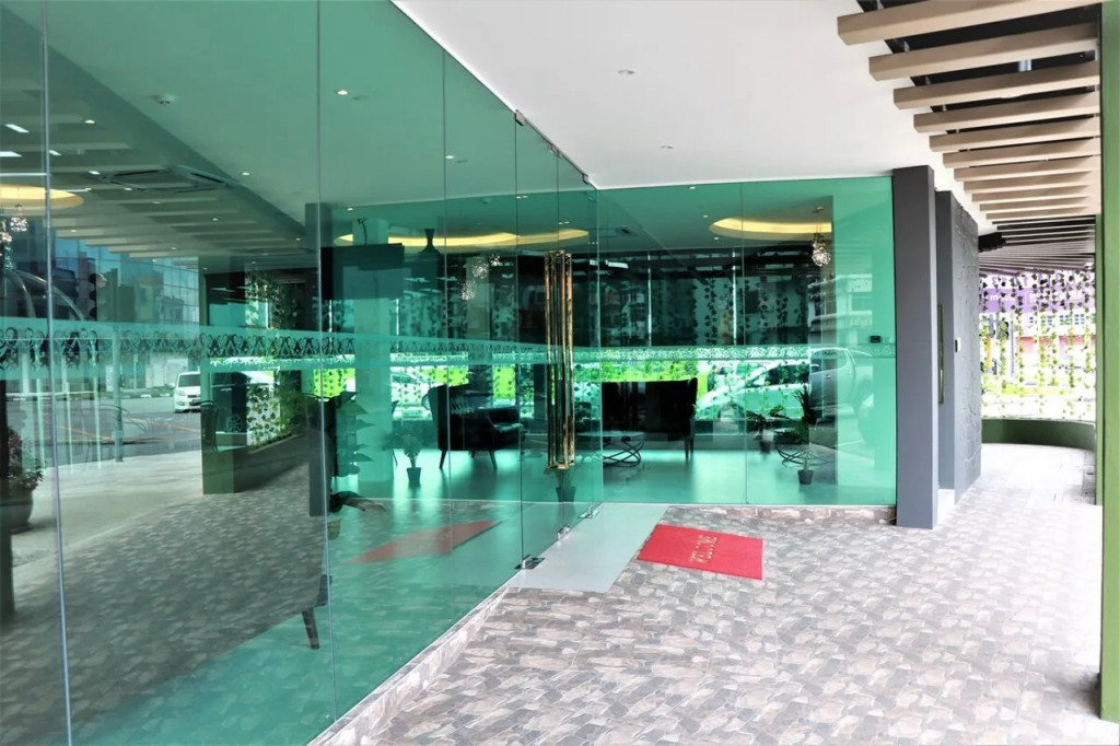 HOTEL LONGHOUSE